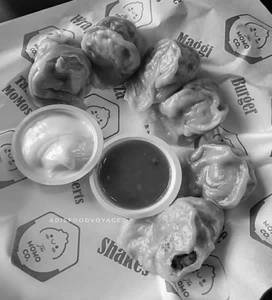 Steamed Chicken Momos [6 Pieces]