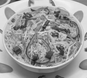 Veg Hakka Noodles.