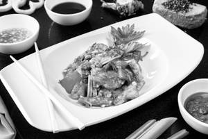 Fish In Hot Garlic Sauce [serves 1-2] [300 Ml] [5 Piece]