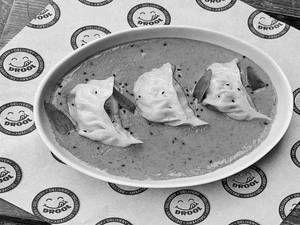 Paneer Makhni Jhol Momos