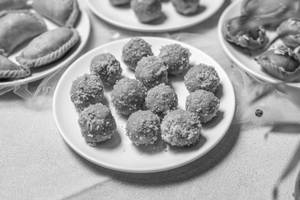 Besan Laddu