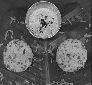 Rava Vada | Sooji Vada (2 Pieces)