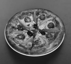 Achari Paneer Pizza