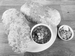 Chole Bhature ( 2 Pcs )