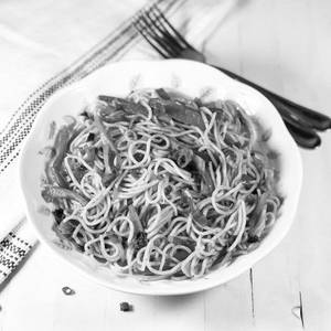 Veg Hakka Noodles