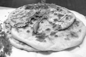 Stuffed Naan (100% Restaurant Menu Price)