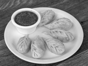 Veg Momos(Steamed) 8 Pcs