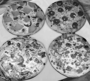 4 Pizza Combo 