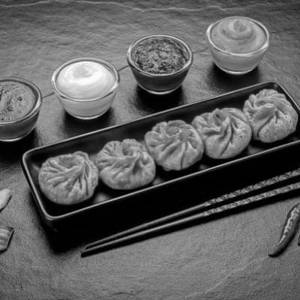 Veg Fried Momos [6 Pieces]