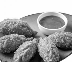 Chicken Cheese Fried Peri Peri Momo [5 pcs]