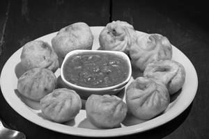 Chicken Cheese Momos (free 2 Dips))