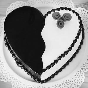 Choco vanilla heart shape cake