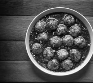 Veg manchurian gravy [10 pieces]