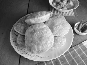 Mutter Poori Dum Aloo