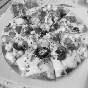 Royal Cheese Pizza