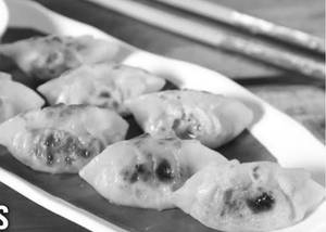 Chicken Butter Garlic Pan Fried Momos [8 Pcs]