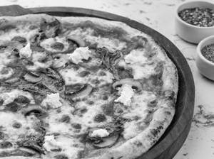Mushroom & Spinach Pizza