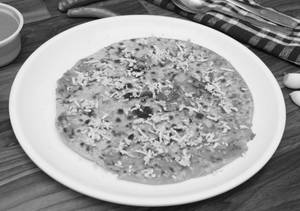 Paneer Paratha With Curd