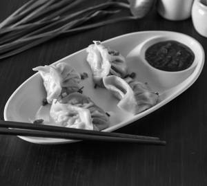 Chicken Steamed Momos (10 Pcs)