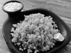 Khichdi With Kakdi