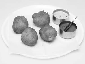Mysore Bajji (4 Pcs )                           