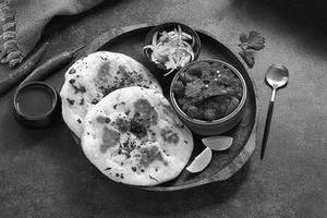 Chola Kulcha (flatbread) (2 Pcs)