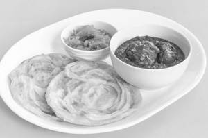 2 Porotta With Chicken Curry