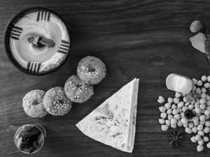 Hummus with Falafel and Pita