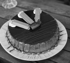 Toothsome Kit Kat Cake
