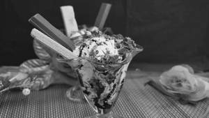 Kit Kat Sundae