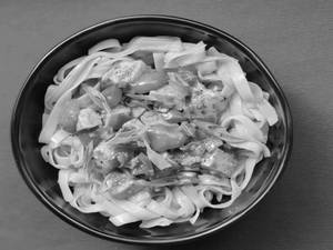 Rice Noodles W/ Paneer Chilly