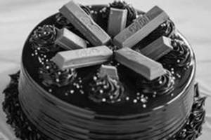 Kitkat Cake (450 Gms)