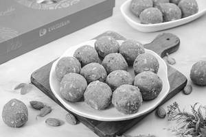 Gond Ladoo