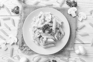 Classic Alfredo White Sauce Pasta