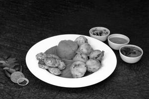 Paddu-podi Idly Sweet Combo