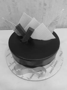 Kitkat cake