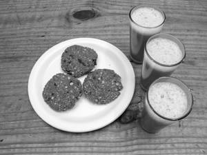 Coffee And Parippu Vada              