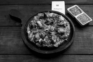 Paneer Chilly Pizza