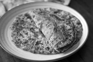 Mathi Paratha (2 Pcs)