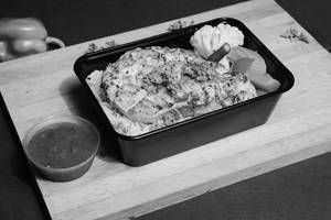 Grilled Chicken Box ( Served with Boiled Veggies & Barbeque Sauce )