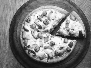 Paneer Tikka Pizza