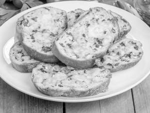 Cheese Chilli Garlic Bread (4Pc)