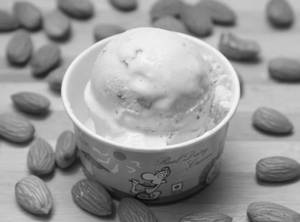 Roasted Almond Ice Cream ( Scoop )