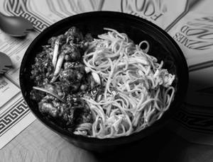 Egg Hakka Noodles With Chilli Chicken (Dry)