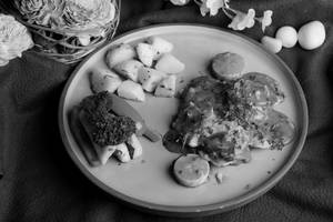 Pan Grilled Garlic Chicken With Lemon Potatoes