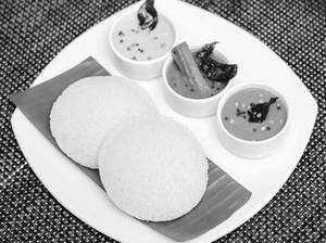 Idli Sambar [2 Pieces]