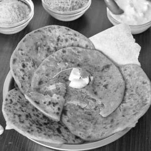Sev Paratha (2 Pcs)