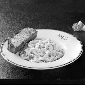 Fettuccine In Alfredo Sauce