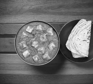Paneer Butter Masala With 5 Butter Roti Combo