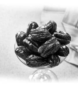 Khidri Dates With Caramelised Pecan